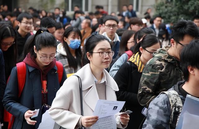 大学毕业后还能回去上学吗(女孩初中毕业不想上学有哪些出路)