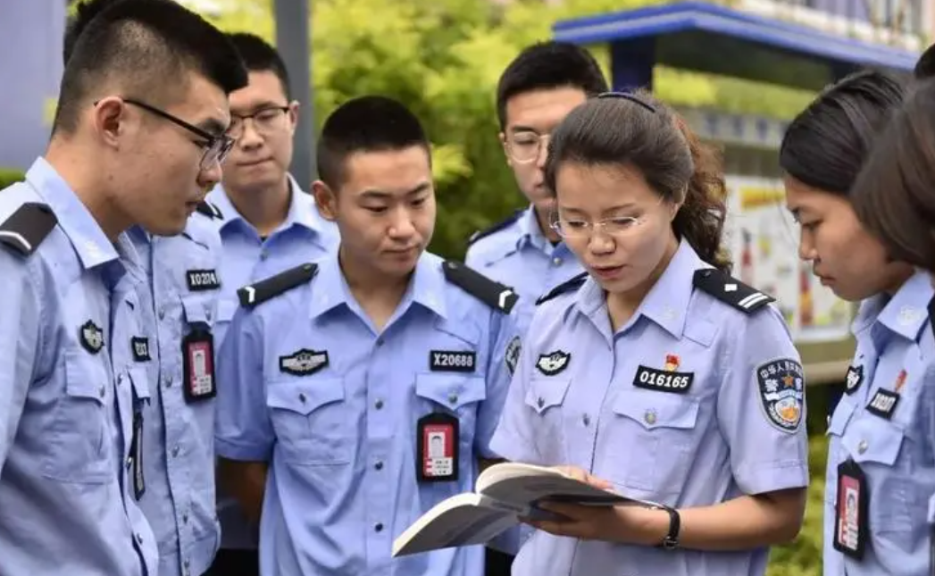 当警校生毕业后做什么工作(当警校生毕业后做什么工作比较好)